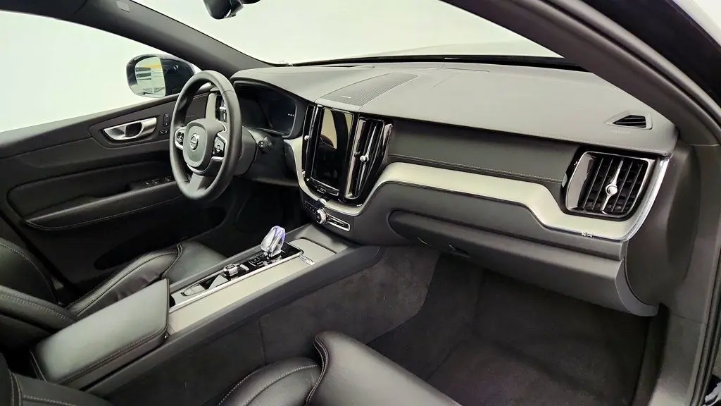 2024 Volvo XC60 - $36,495