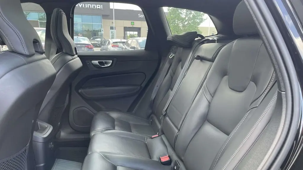 2024 Volvo XC60 Recharge T8 Ultimate Black Edition