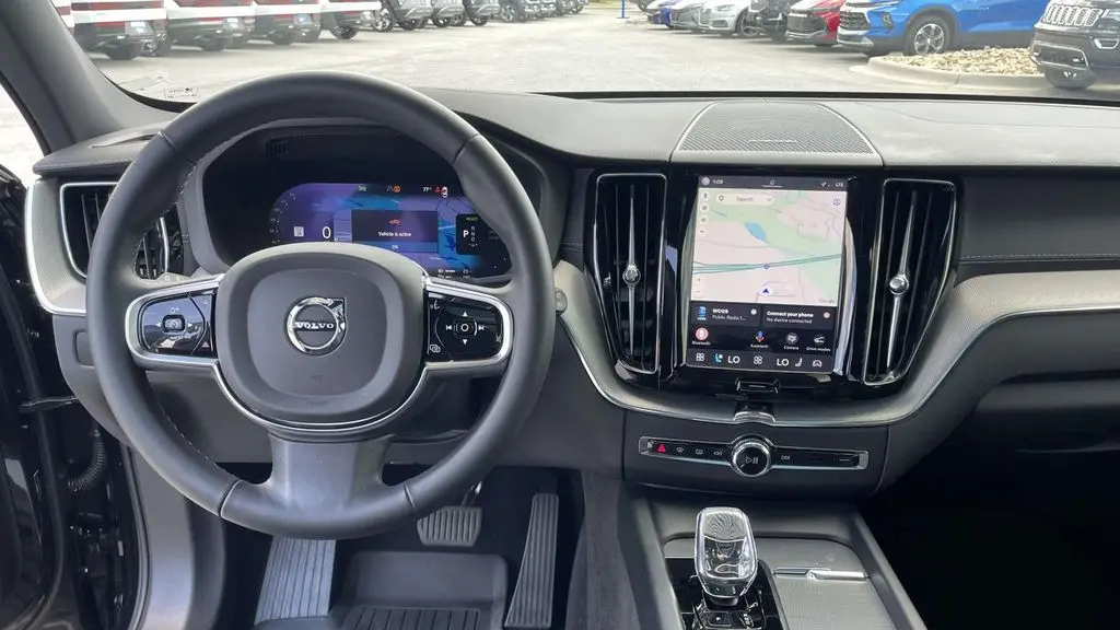 2024 Volvo XC60 Recharge T8 Ultimate Black Edition