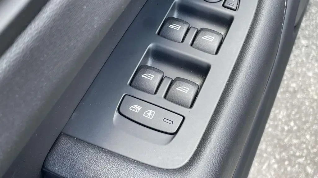 2024 Volvo XC60 Recharge T8 Ultimate Black Edition