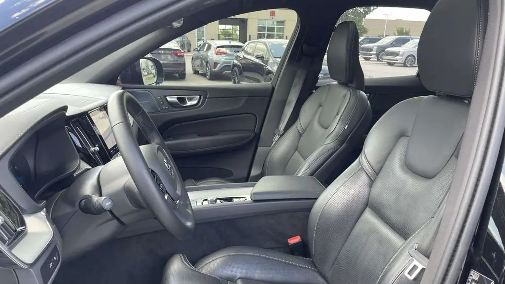 2024 Volvo XC60 Recharge T8 Ultimate Black Edition
