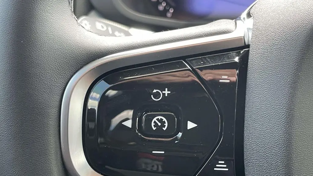 2024 Volvo XC60 Recharge T8 Ultimate Black Edition