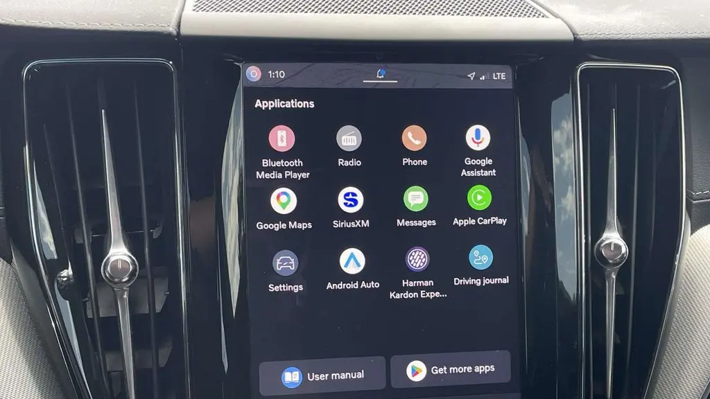 2024 Volvo XC60 Recharge T8 Ultimate Black Edition