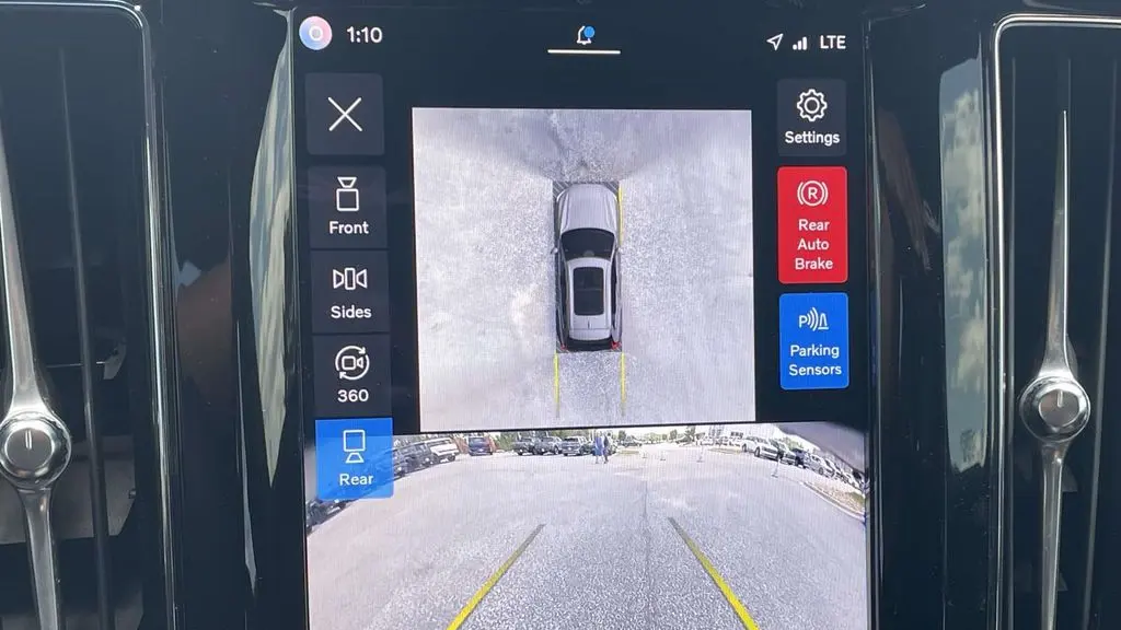 2024 Volvo XC60 Recharge T8 Ultimate Black Edition