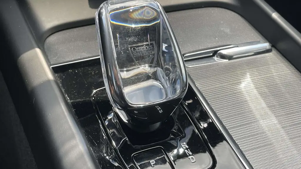 2024 Volvo XC60 Recharge T8 Ultimate Black Edition