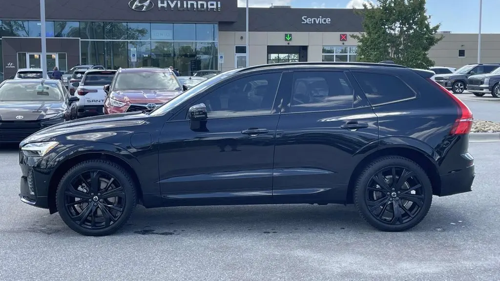 2024 Volvo XC60 Recharge T8 Ultimate Black Edition