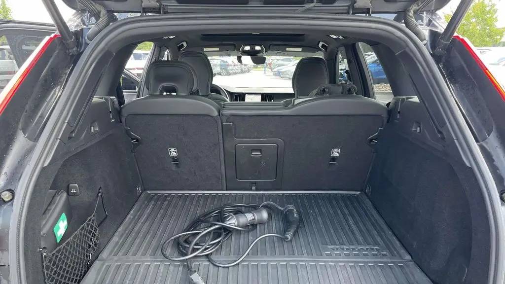 2024 Volvo XC60 Recharge T8 Ultimate Black Edition