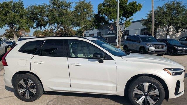 2024 Volvo XC60 Recharge T8 Plus Dark Theme