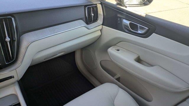 2024 Volvo XC60 Recharge T8 Plus Dark Theme