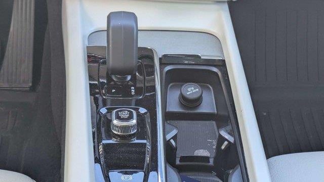 2024 Volvo XC60 Recharge T8 Plus Dark Theme