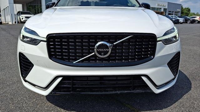 2024 Volvo XC60 Recharge T8 Plus Dark Theme