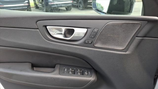 2024 Volvo XC60 Recharge T8 Plus Dark Theme