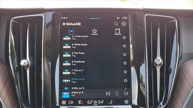 2024 Volvo XC60 Recharge T8 Plus Dark Theme