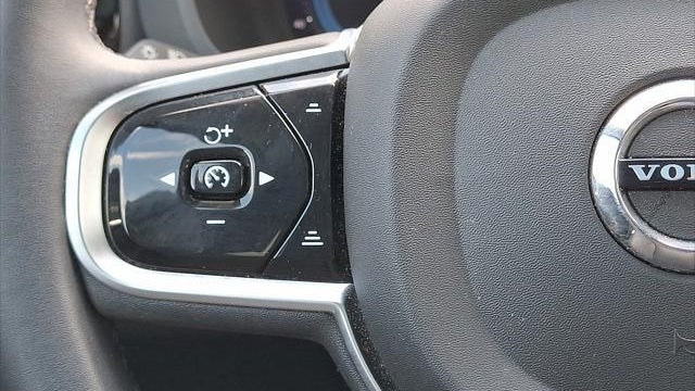 2024 Volvo XC60 Recharge T8 Plus Dark Theme