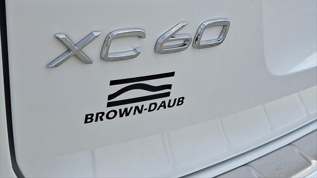 2024 Volvo XC60 Recharge T8 Plus Dark Theme