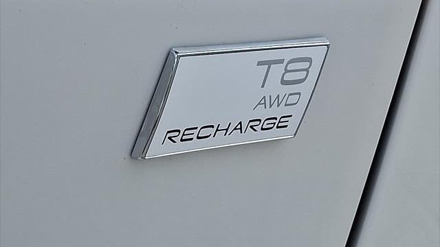 2024 Volvo XC60 Recharge T8 Plus Dark Theme