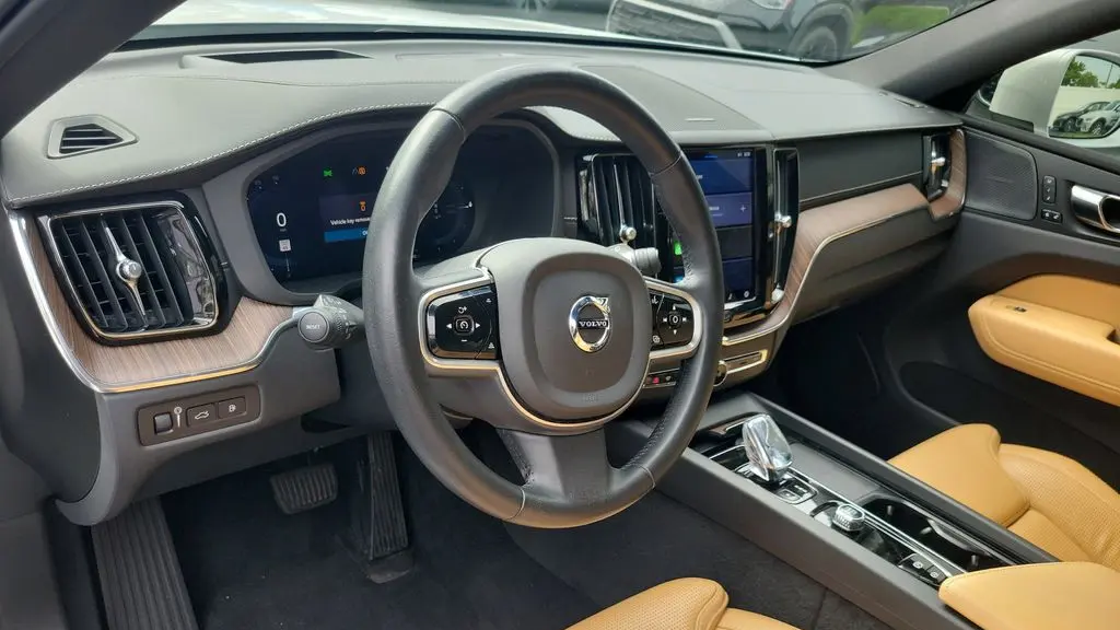 2022 Volvo XC60 Recharge T8 Inscription