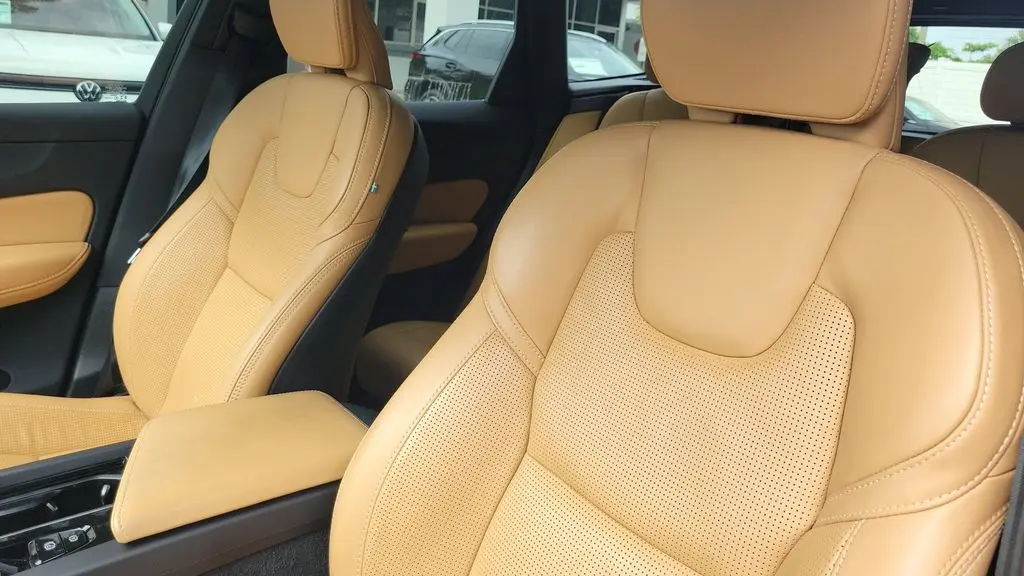 2022 Volvo XC60 Recharge T8 Inscription