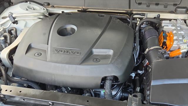 2024 Volvo XC60 Recharge T8 Ultimate Dark Theme