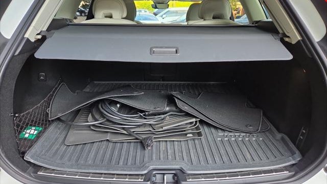 2024 Volvo XC60 Recharge T8 Ultimate Dark Theme