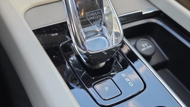 2024 Volvo XC60 Recharge T8 Ultimate Dark Theme