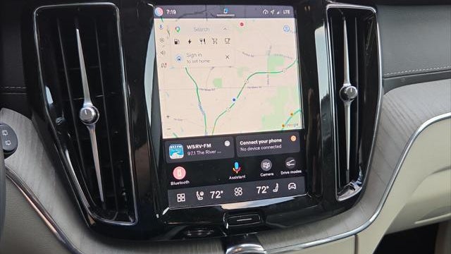 2024 Volvo XC60 Recharge T8 Ultimate Dark Theme
