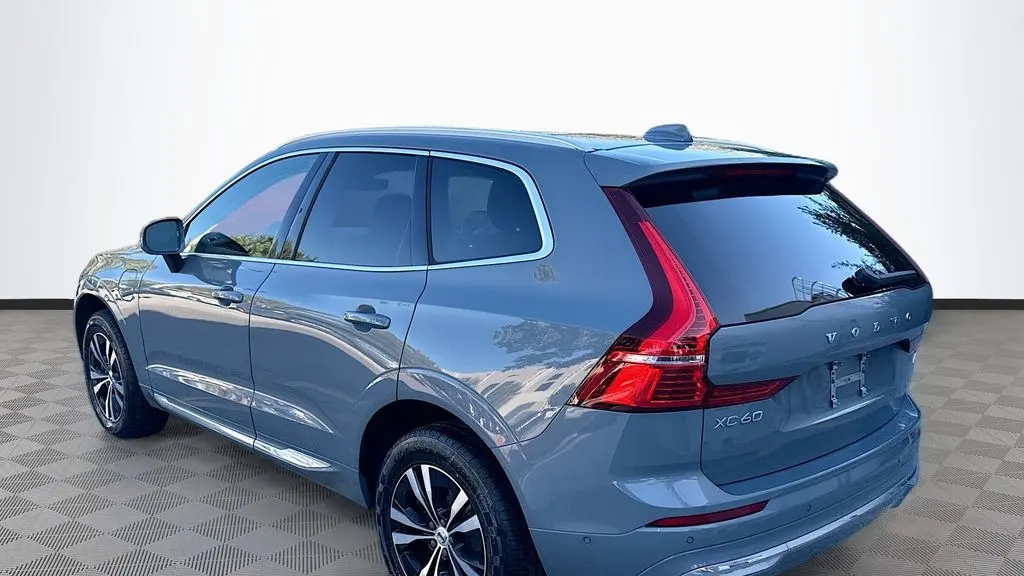 2022 Volvo XC60 Recharge T8 Inscription Expression