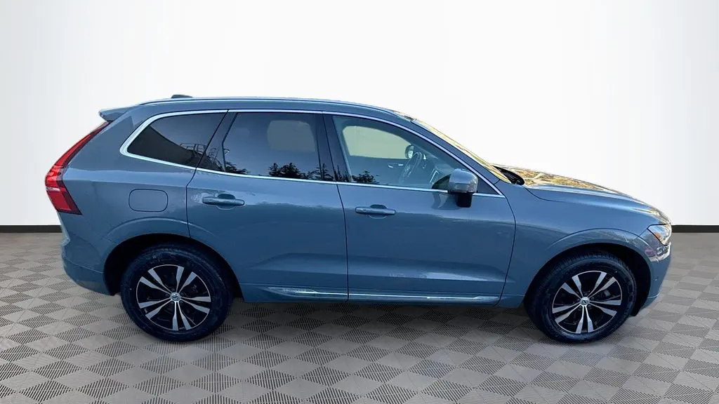 2022 Volvo XC60 Recharge T8 Inscription Expression