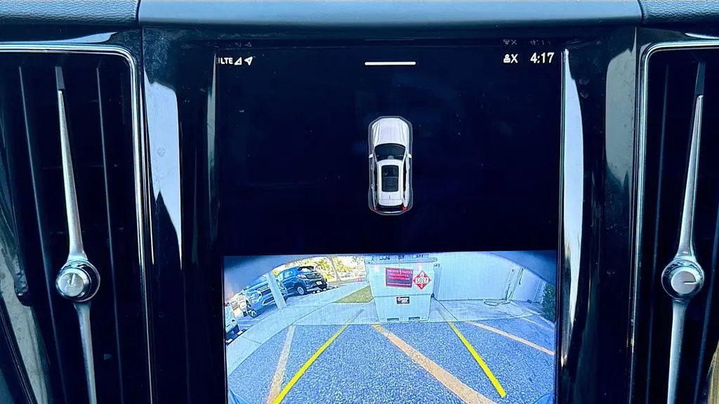 2022 Volvo XC60 Recharge T8 Inscription Expression