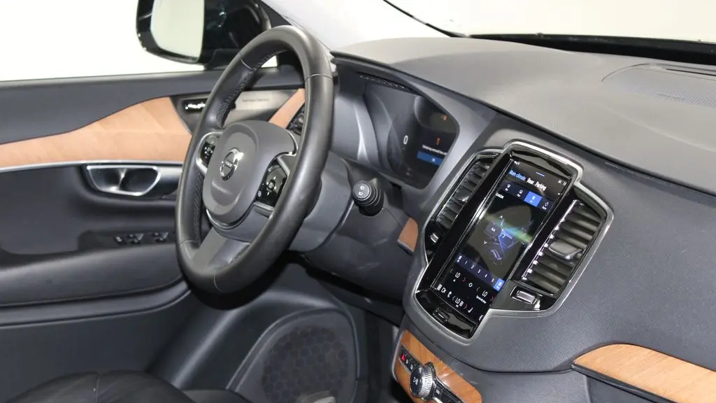 2024 Volvo XC90 Recharge T8 Plus Bright Theme 6P