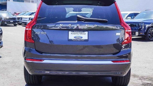 2024 Volvo XC90 Recharge T8 Ultimate Bright Theme 6P