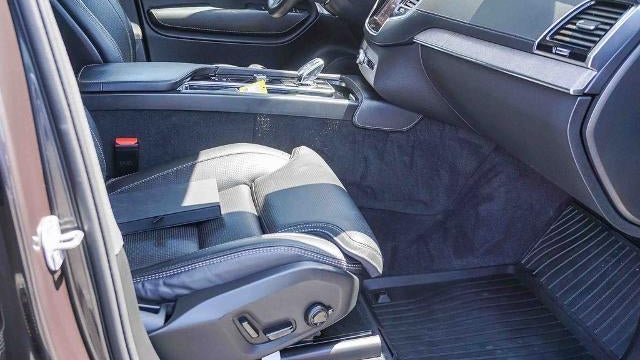 2024 Volvo XC90 Recharge T8 Ultimate Bright Theme 6P