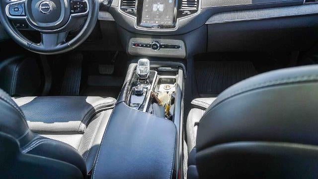 2024 Volvo XC90 Recharge T8 Ultimate Bright Theme 6P