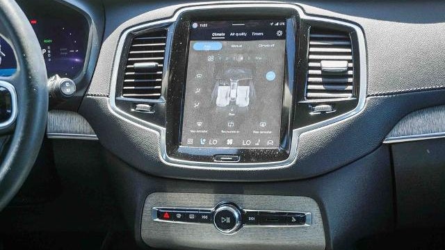 2024 Volvo XC90 Recharge T8 Ultimate Bright Theme 6P