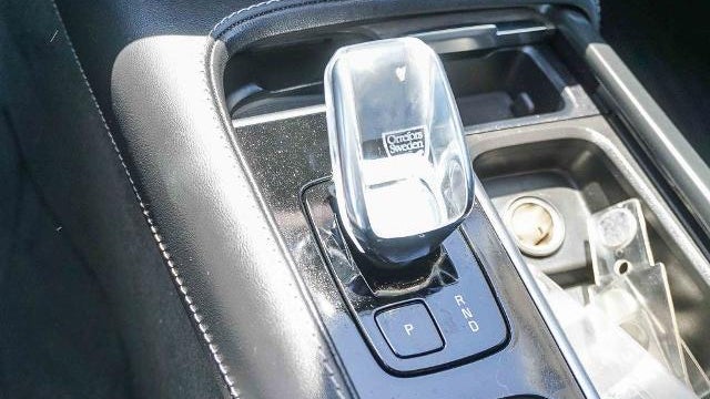 2024 Volvo XC90 Recharge T8 Ultimate Bright Theme 6P