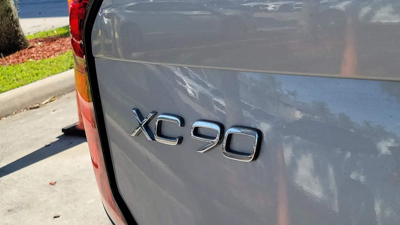 2025 Volvo XC90 T8 Plus Bright Theme 7P