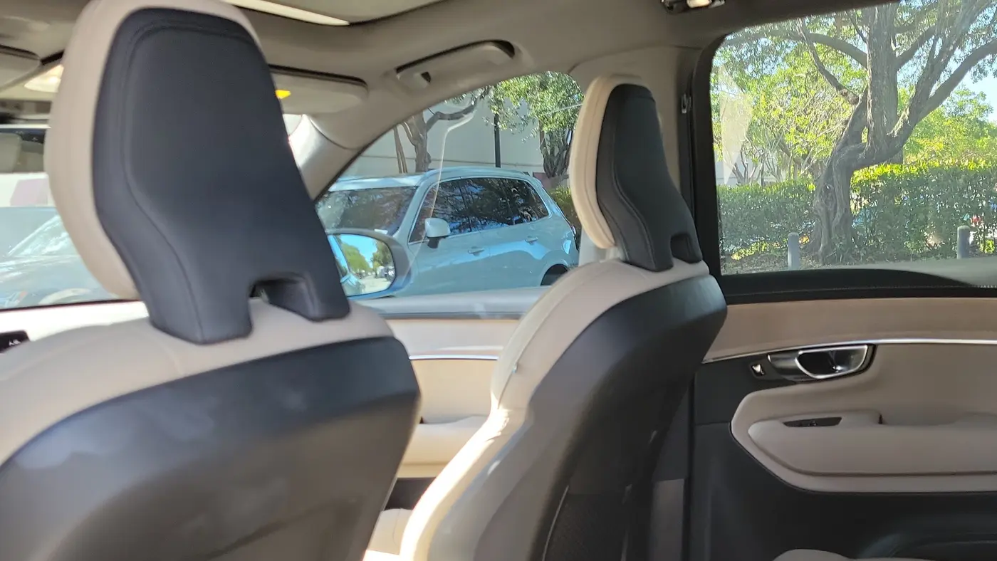 2025 Volvo XC90 T8 Plus Bright Theme 7P
