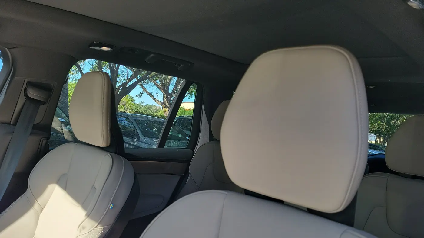 2025 Volvo XC90 T8 Plus Bright Theme 7P