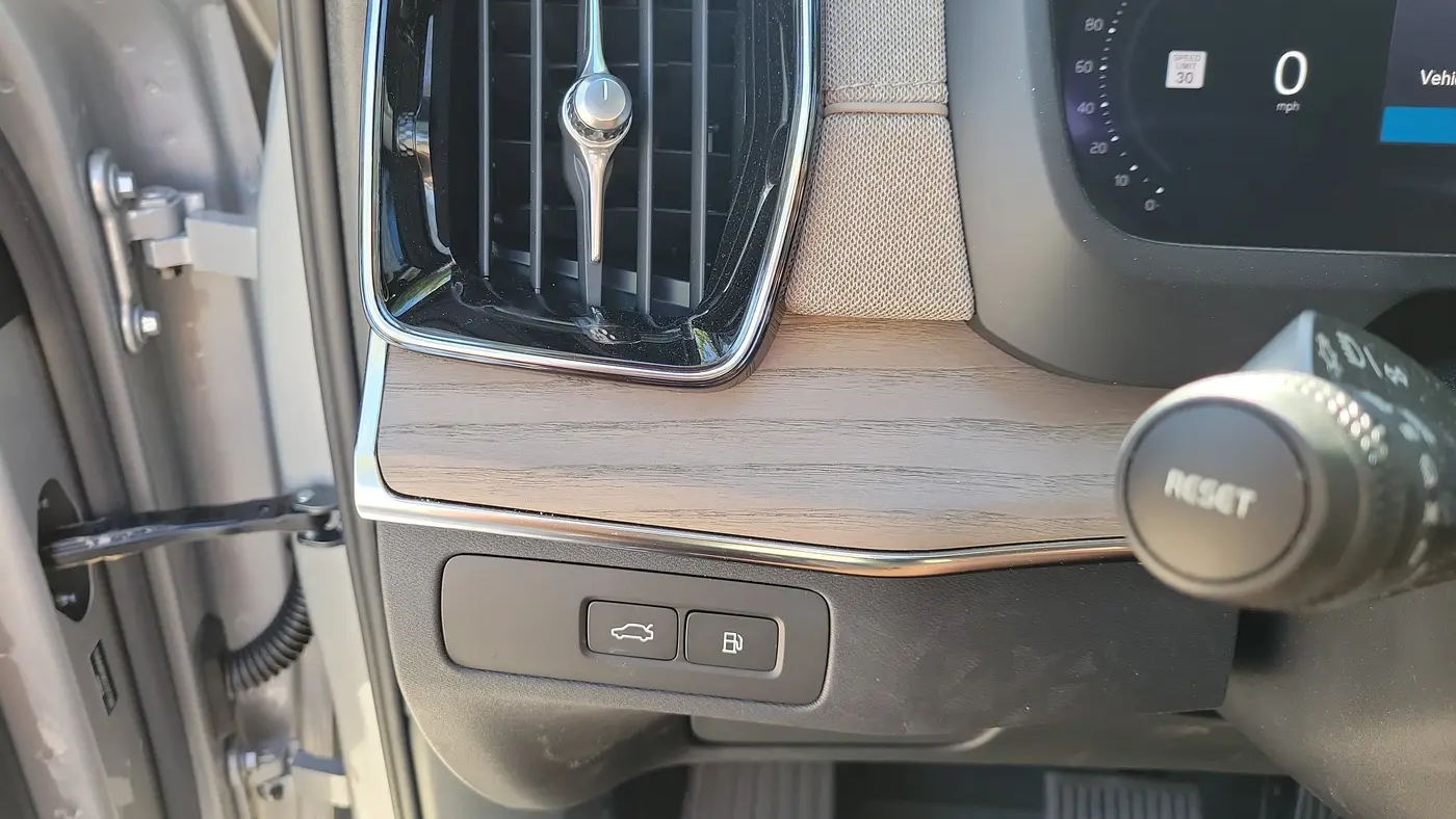 2025 Volvo XC90 T8 Plus Bright Theme 7P
