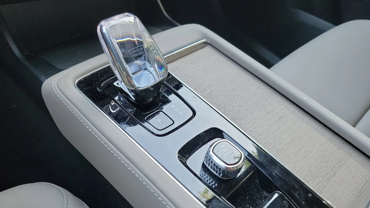 2025 Volvo XC90 T8 Plus Bright Theme 7P