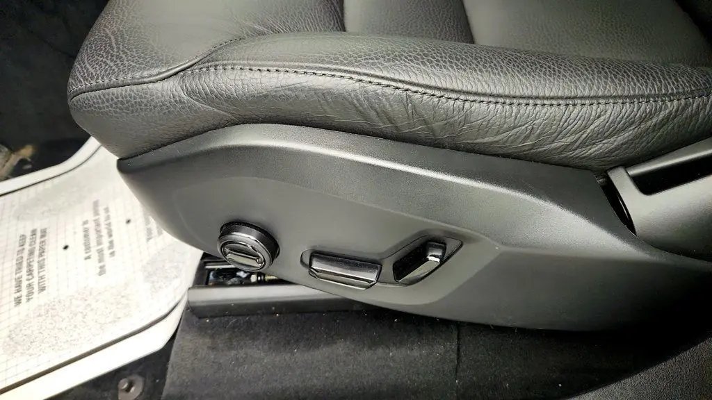 2025 Volvo XC90 T8 Plus Bright Theme 7P