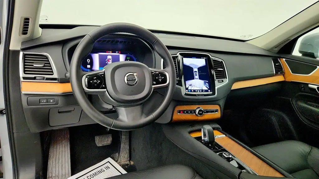 2025 Volvo XC90 T8 Plus Bright Theme 7P
