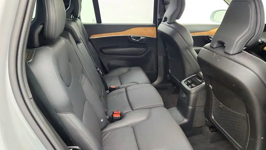 2025 Volvo XC90 T8 Plus Bright Theme 7P