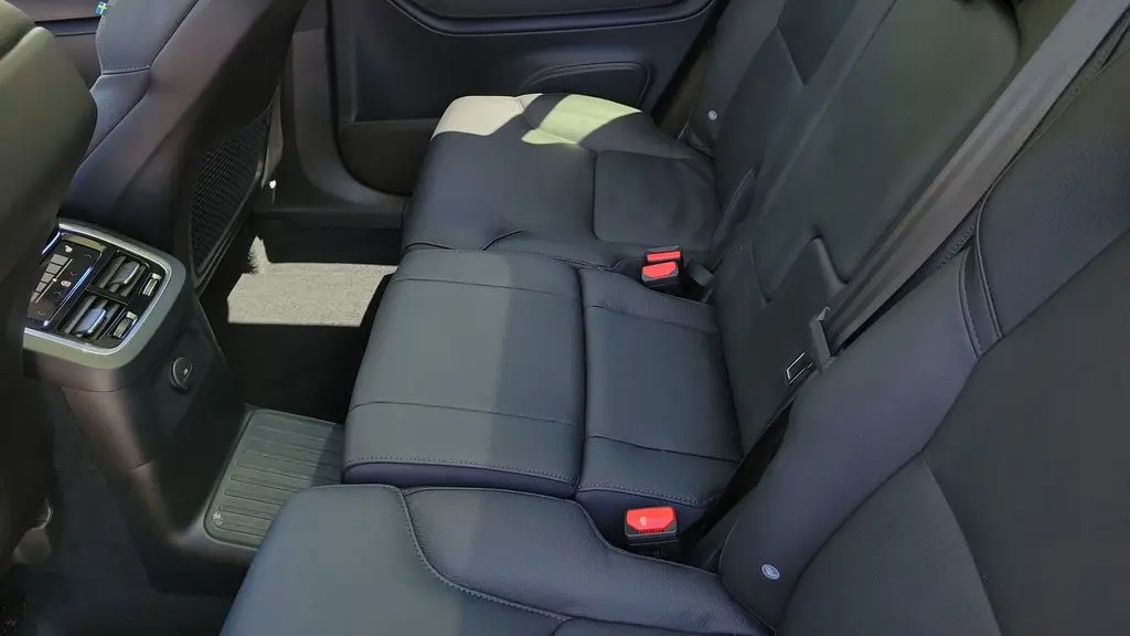2025 Volvo XC90 T8 Plus Bright Theme 7P