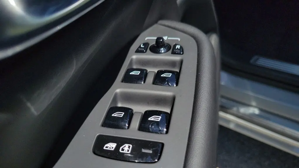 2025 Volvo XC90 T8 Plus Bright Theme 7P