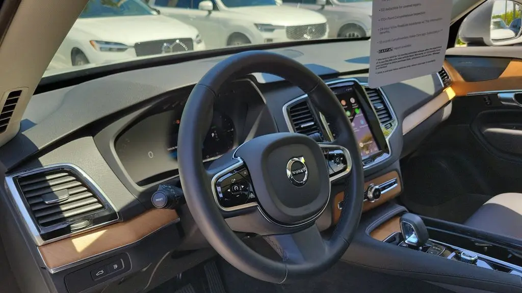 2025 Volvo XC90 T8 Plus Bright Theme 7P