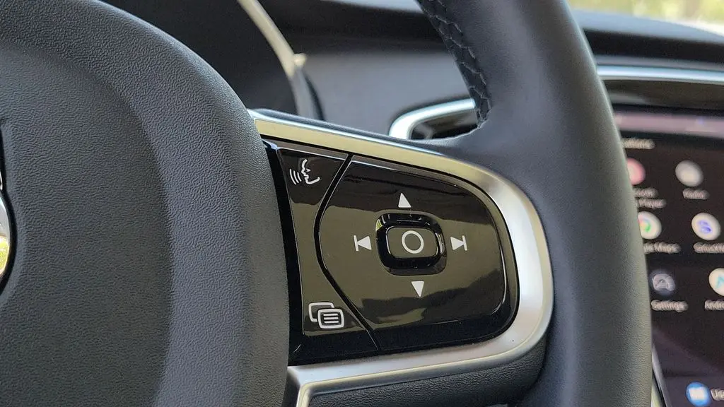 2025 Volvo XC90 T8 Plus Bright Theme 7P