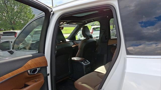 2025 Volvo XC90 T8 Plus Bright Theme 7P