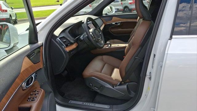 2025 Volvo XC90 T8 Plus Bright Theme 7P