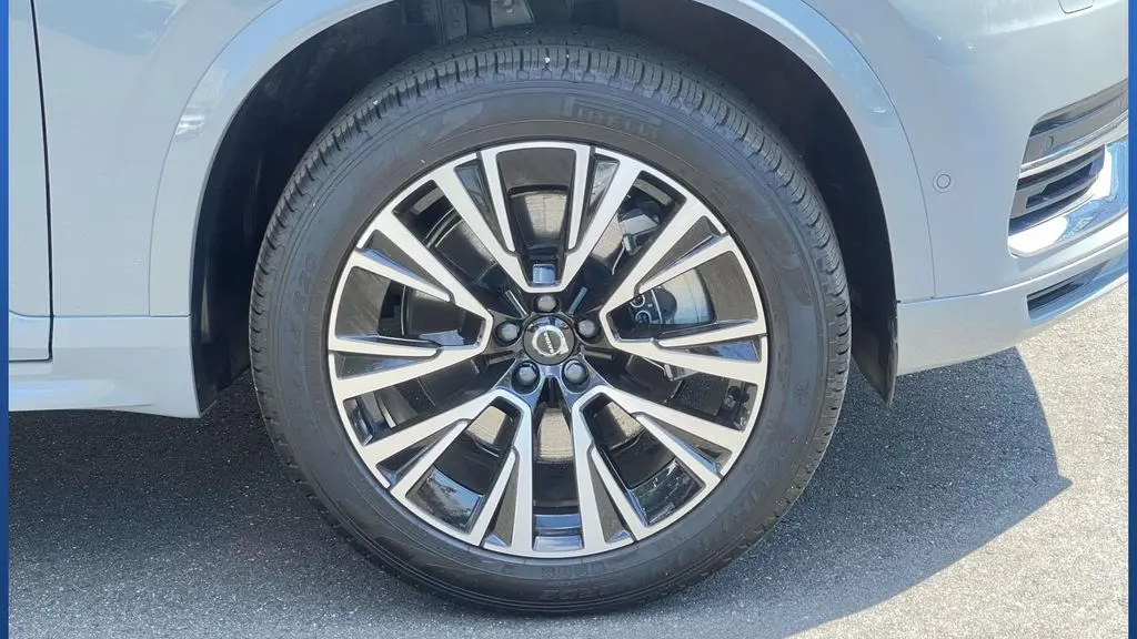2025 Volvo XC90 T8 Plus Bright Theme 7P